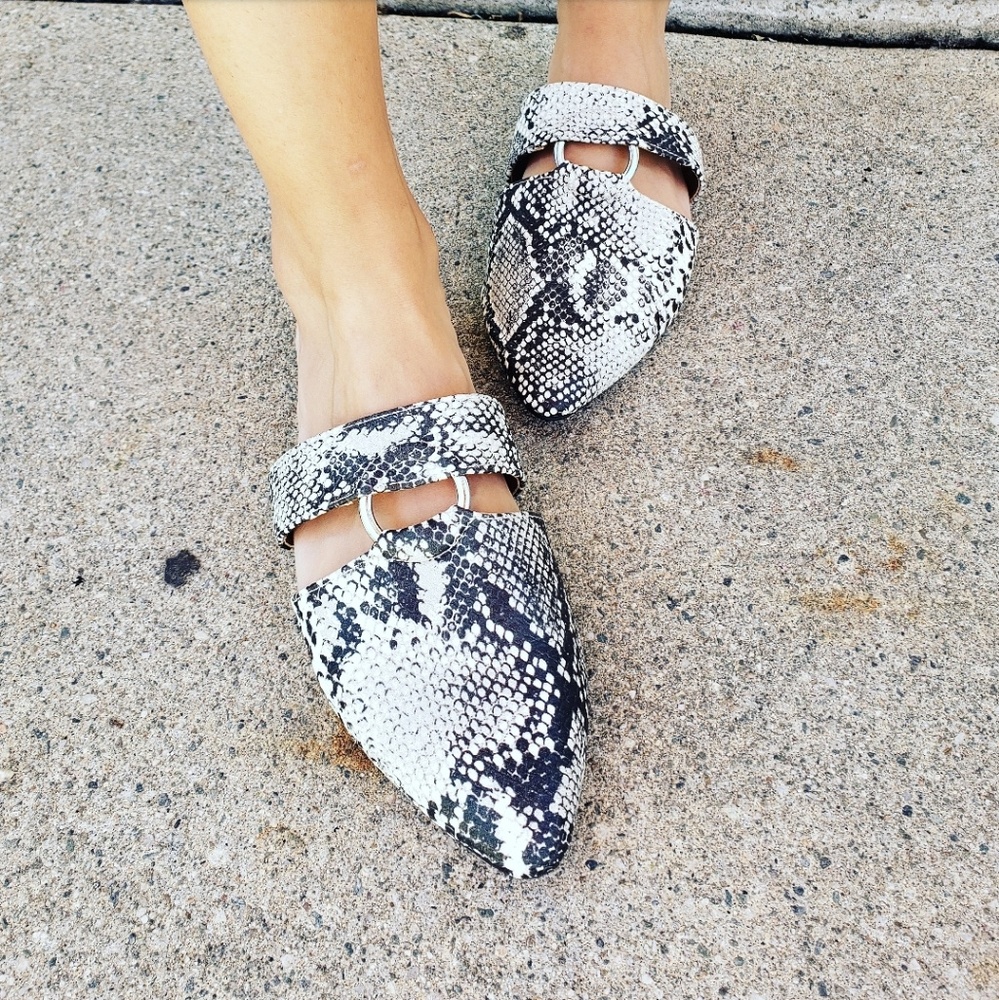 🆕️//The Rosie// snake print flat - Picture 5 of 7